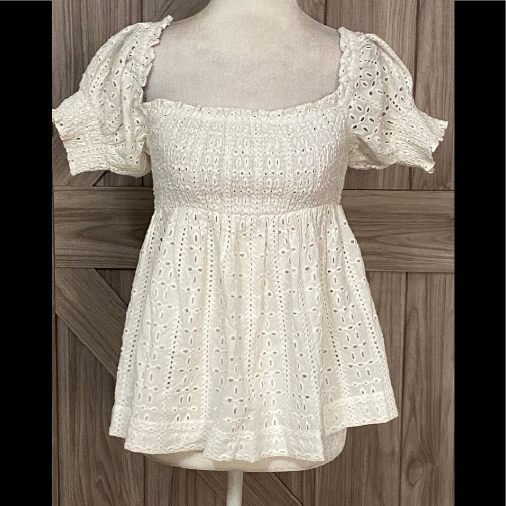 NWT Super natural white eyelet off the shoulder top small